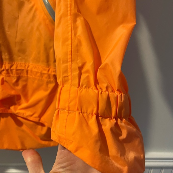 Lululemon Run: Make it Rain Jacket - Picture 4 of 13